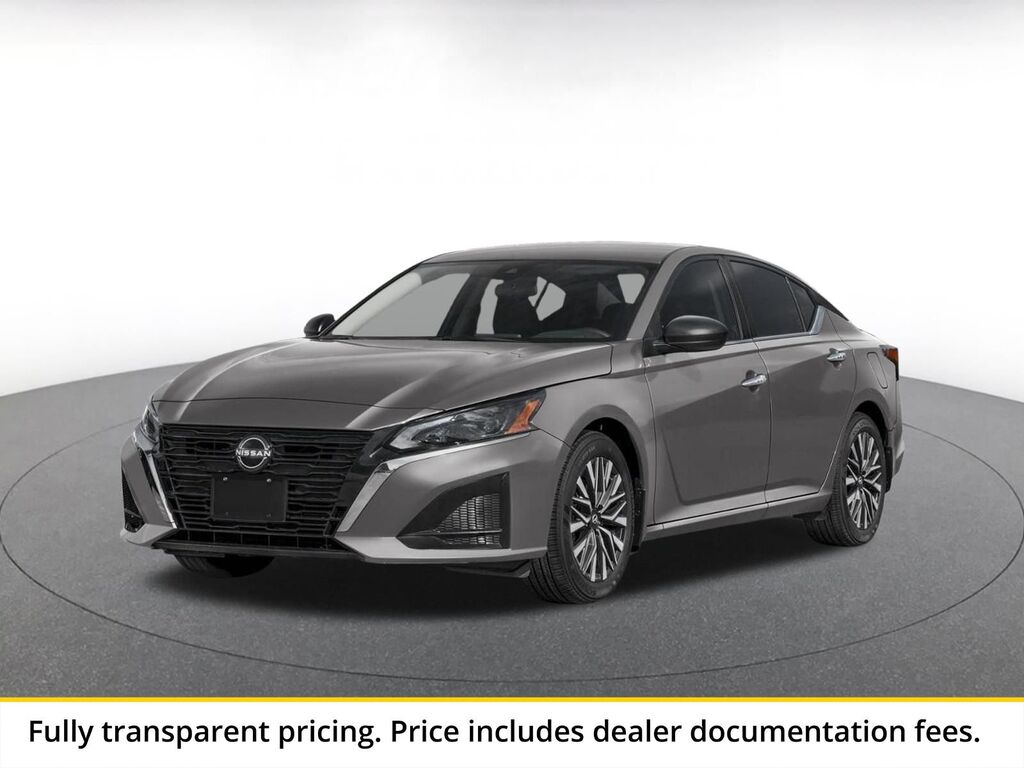 2025 Nissan Altima SV — photo 1 of 4