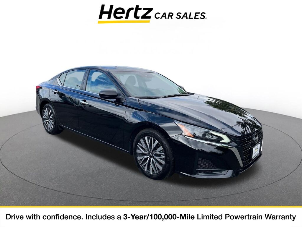 2025 Nissan Altima SV — photo 1 of 11