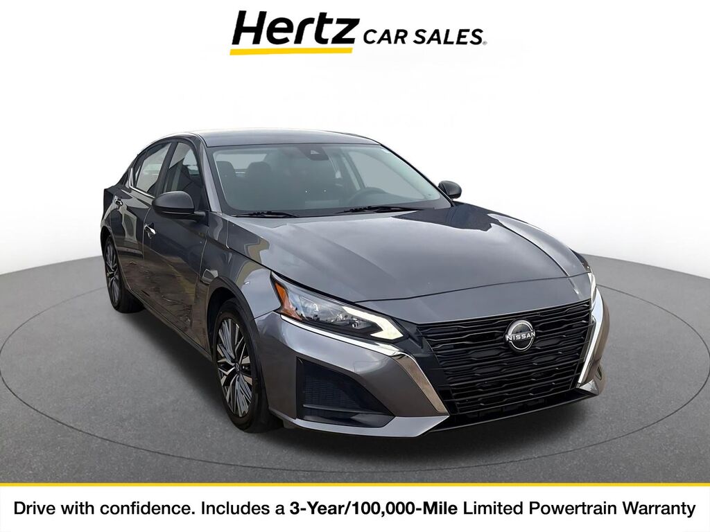 2025 Nissan Altima SV — photo 1 of 11