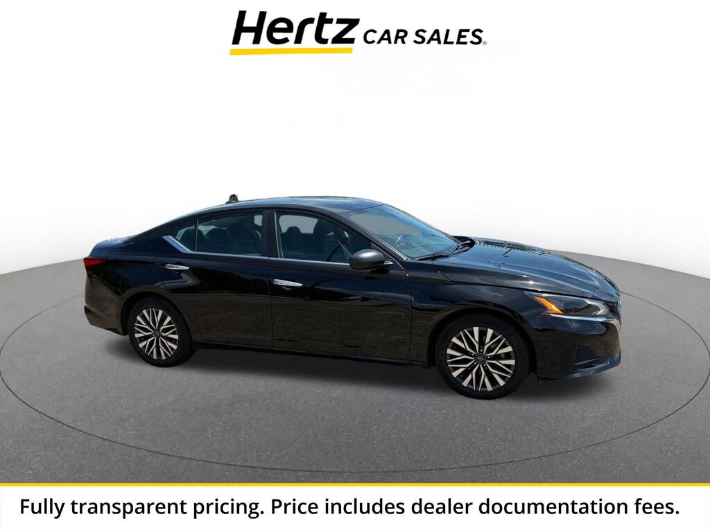 2025 Nissan Altima SV — photo 1 of 1