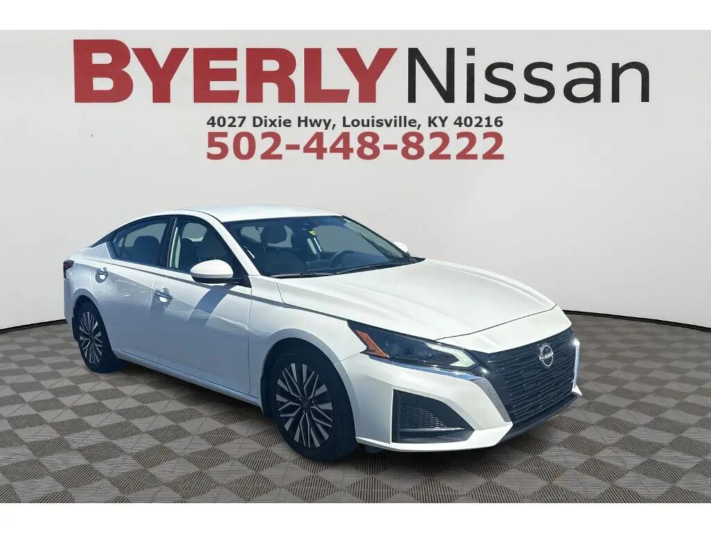2023 Nissan Altima 2.5 SV — photo 1 of 13