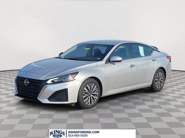 2024 Nissan Altima 2.5 SV — photo 1 of 26