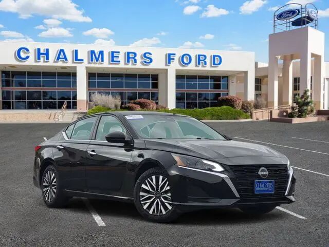 2024 Nissan Altima 2.5 SV — photo 1 of 28