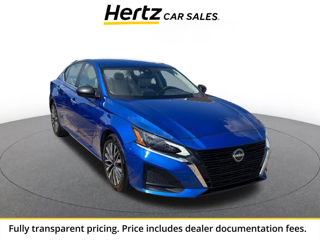 2025 Nissan Altima SV — photo 1 of 13