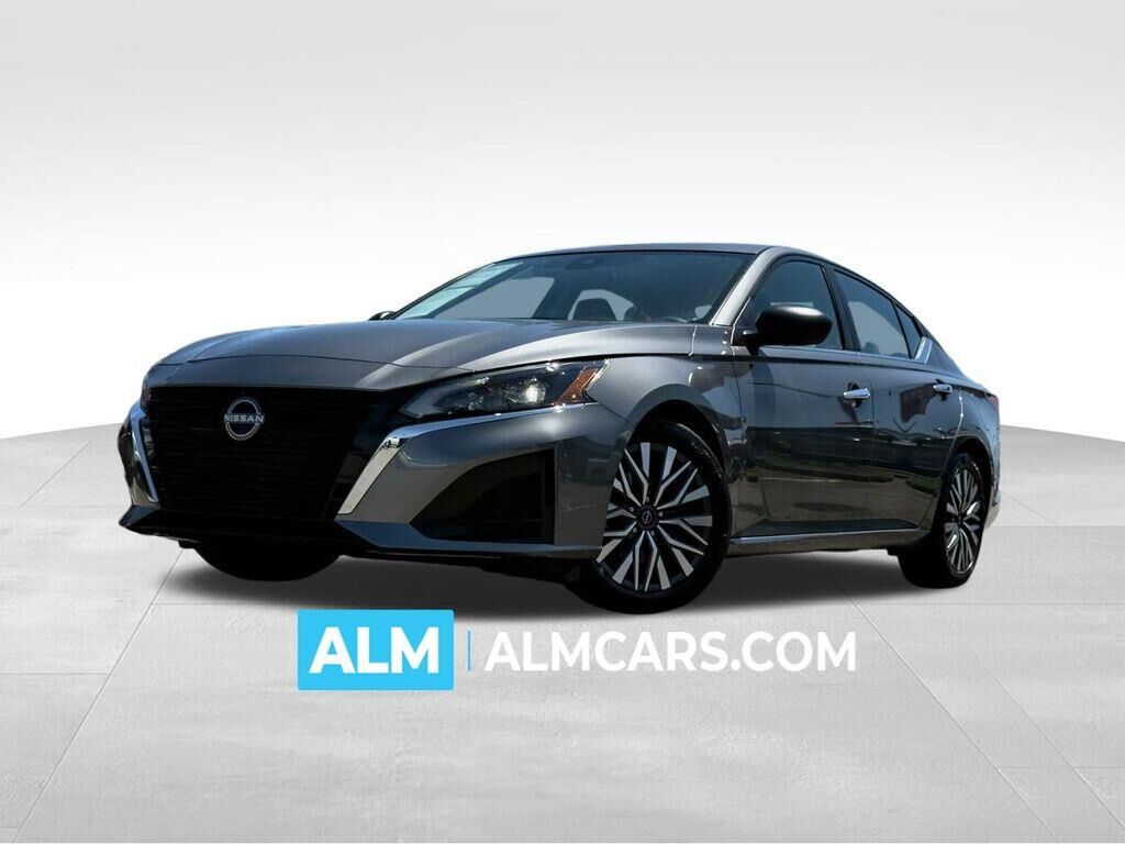 2025 Nissan Altima 2.5 SV — photo 1 of 13