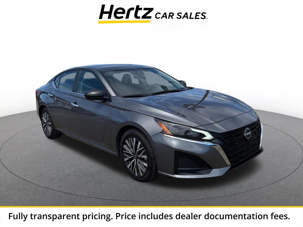 2025 Nissan Altima SV — photo 1 of 25