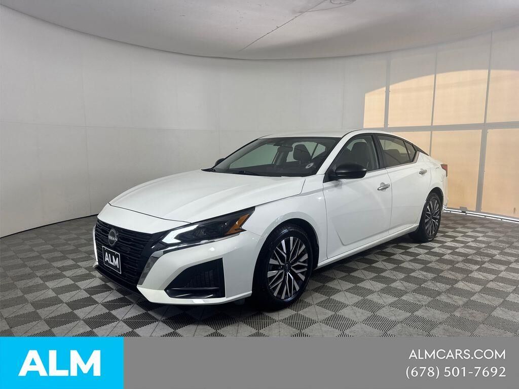 2025 Nissan Altima 2.5 SV — photo 1 of 2
