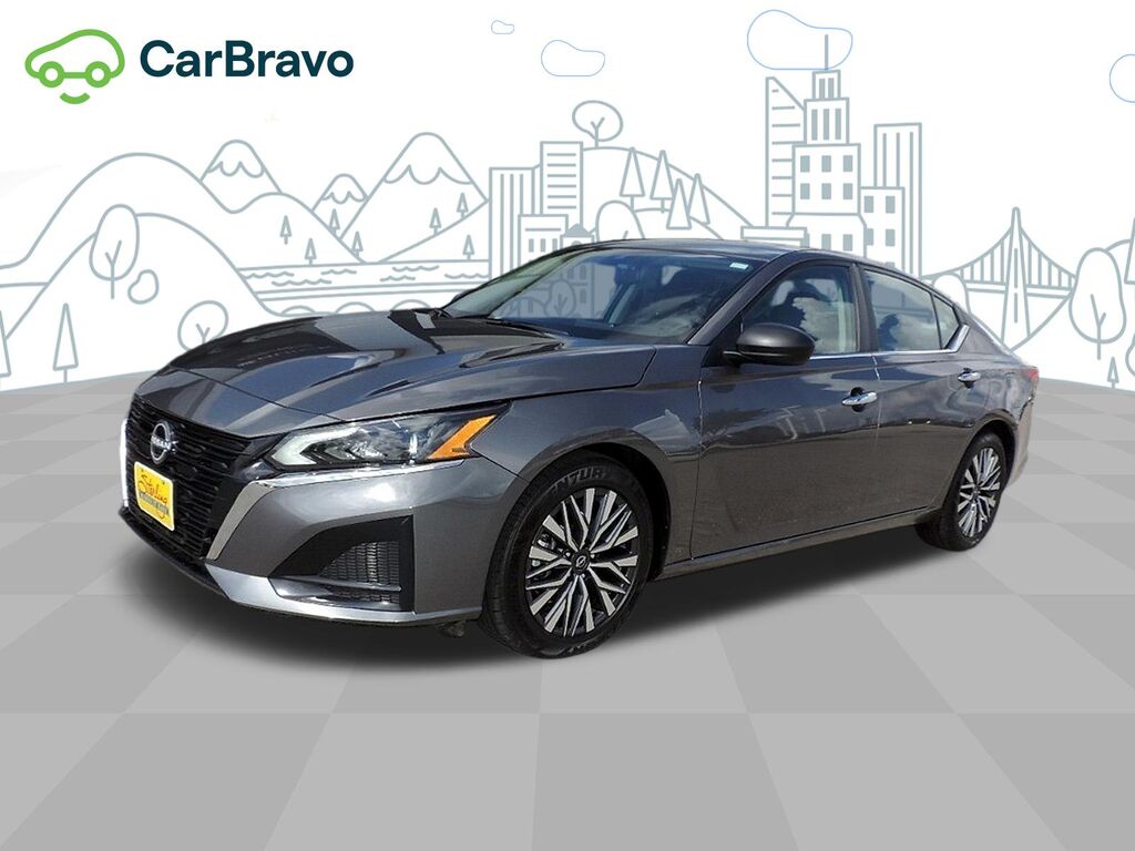 2025 Nissan Altima SV — photo 1 of 7