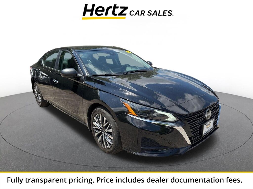 2025 Nissan Altima SV — photo 1 of 13