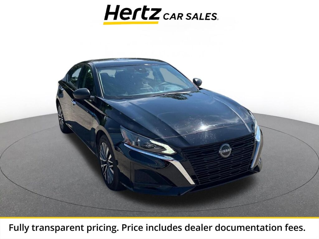2025 Nissan Altima SV — photo 1 of 13