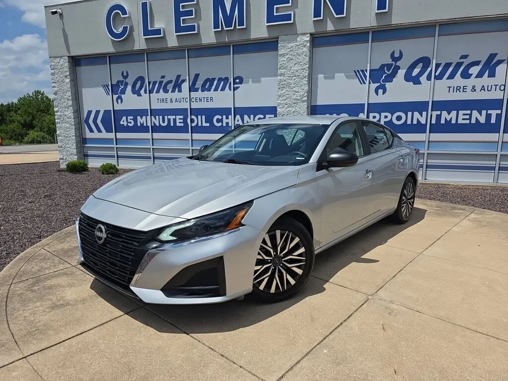 2025 Nissan Altima 2.5 SV — photo 1 of 13