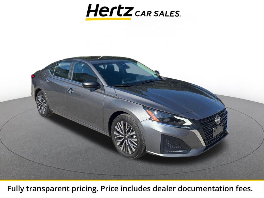 2025 Nissan Altima SV — photo 1 of 1
