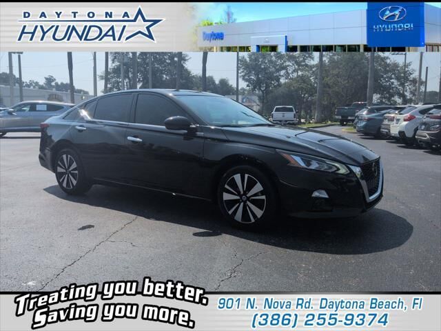 2019 Nissan Altima 2.5 SV — photo 1 of 52
