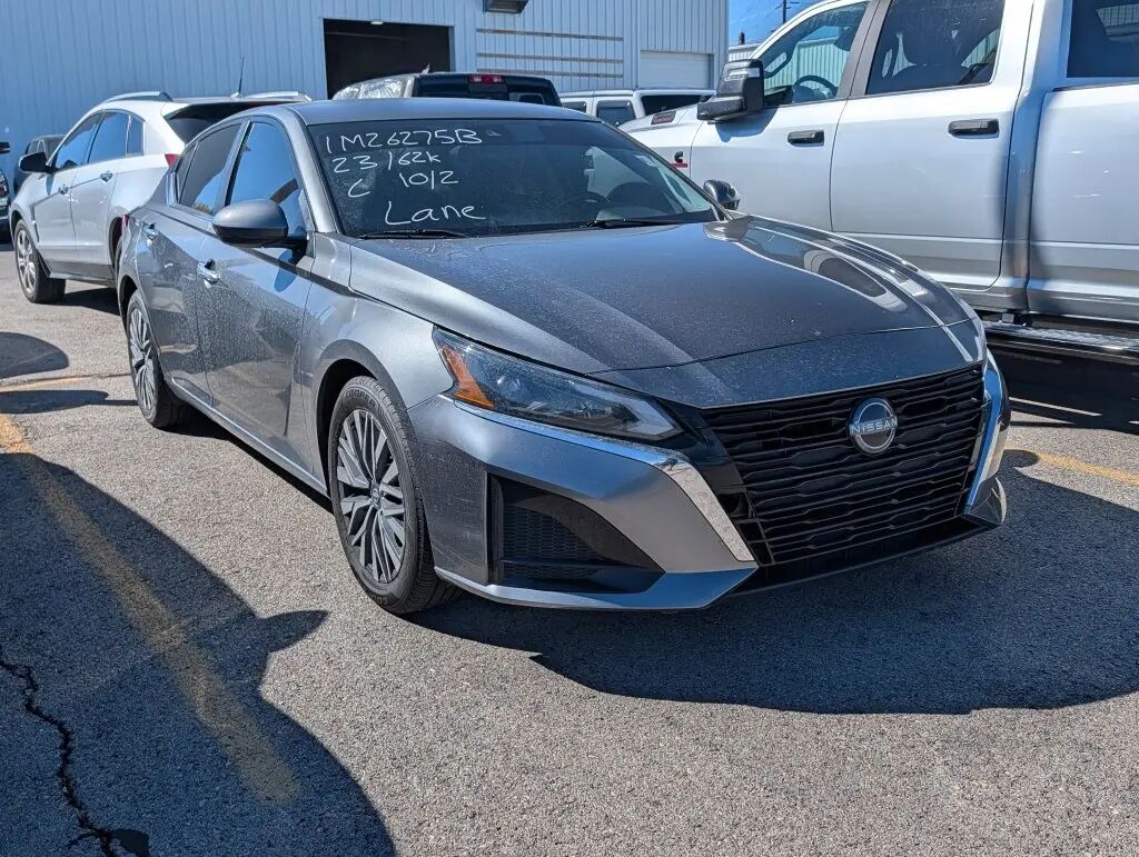 2023 Nissan Altima 2.5 SV — photo 1 of 3