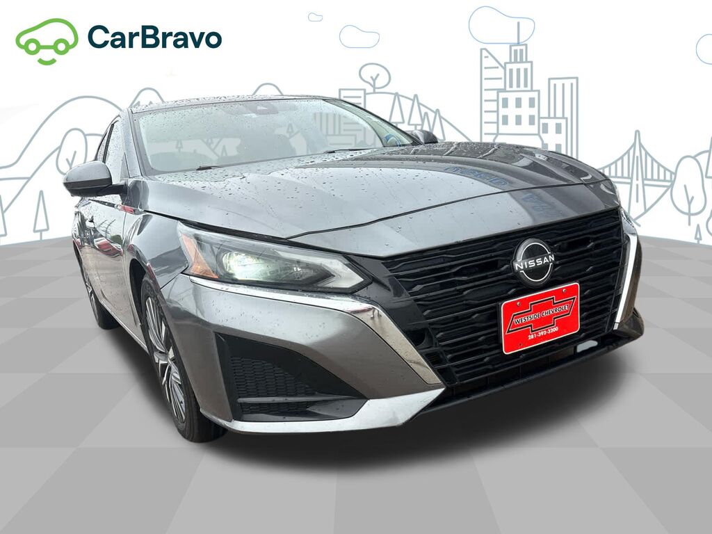 2023 Nissan Altima SV FWD — photo 1 of 6