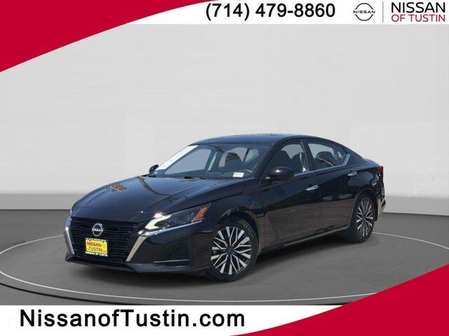 2023 Nissan Altima 2.5 SV — photo 1 of 10