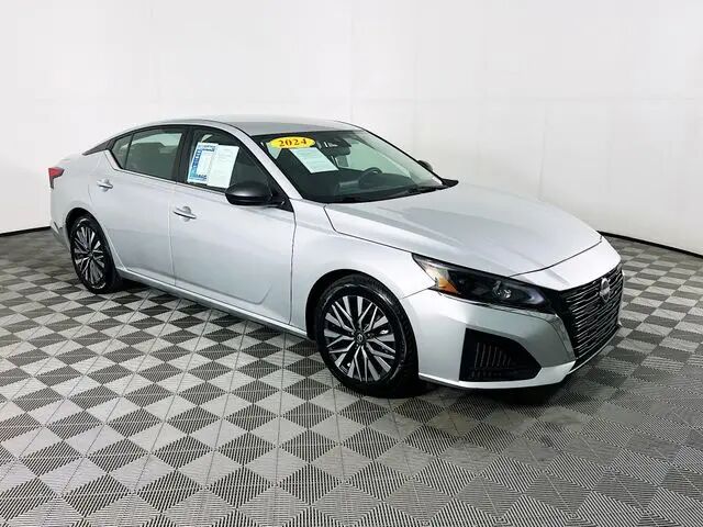 2024 Nissan Altima 2.5 SV — photo 1 of 26
