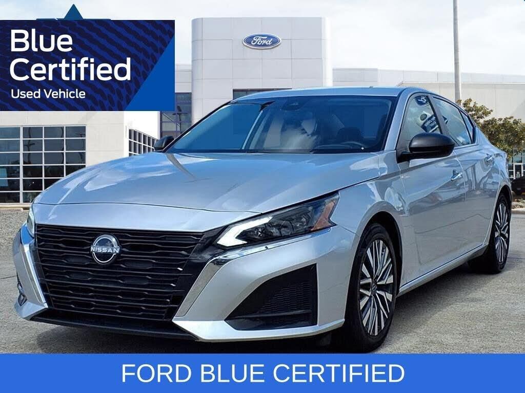 2024 Nissan Altima 2.5 SV — photo 1 of 1