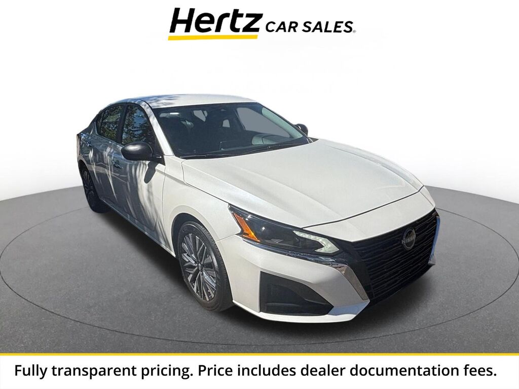 2025 Nissan Altima SV — photo 1 of 13
