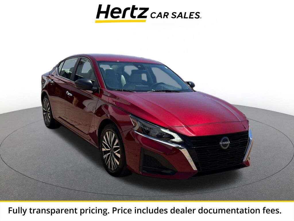 2025 Nissan Altima SV — photo 1 of 13