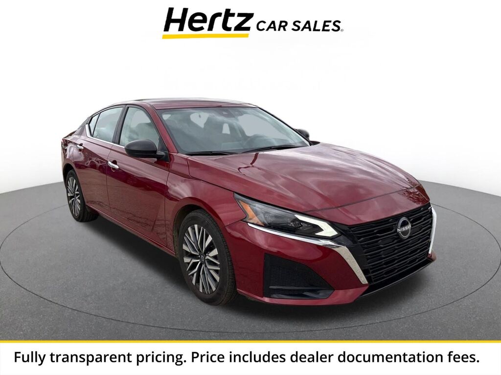 2025 Nissan Altima SV — photo 1 of 13