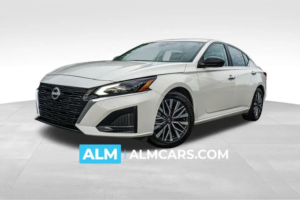 2025 Nissan Altima 2.5 SV — photo 1 of 23