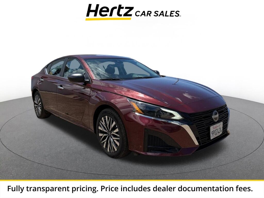 2025 Nissan Altima SV — photo 1 of 13
