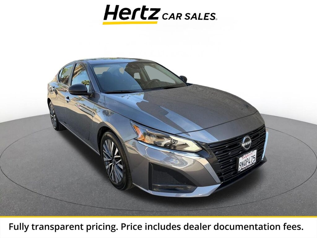 2025 Nissan Altima SV — photo 1 of 13