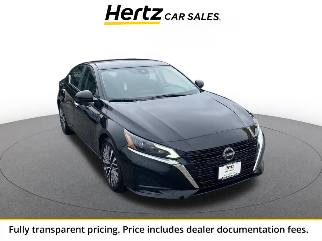 2025 Nissan Altima SV — photo 1 of 13