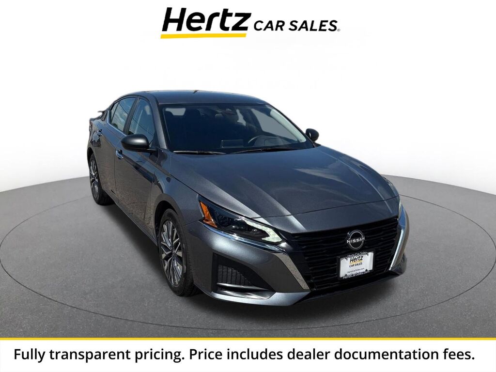 2025 Nissan Altima SV — photo 1 of 13