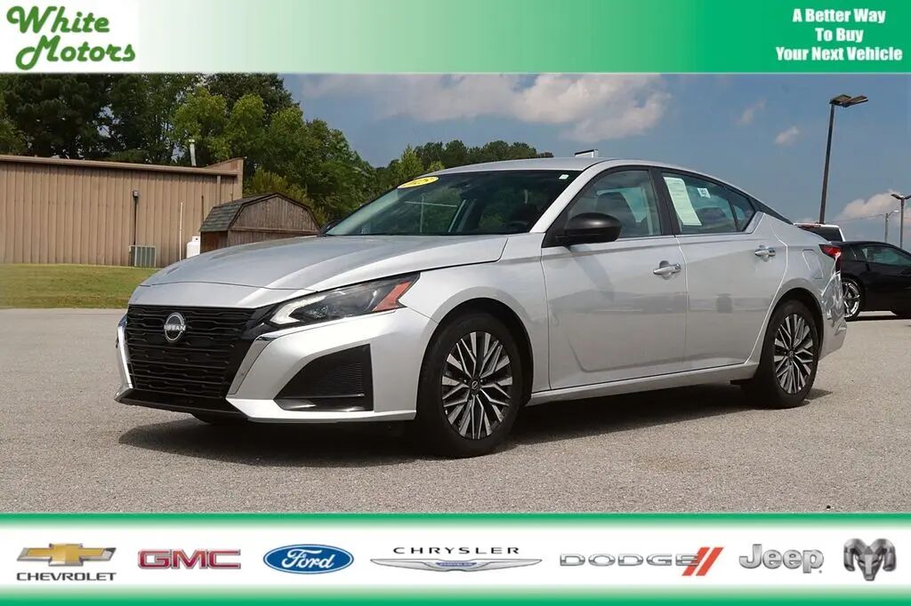 2025 Nissan Altima 2.5 SV — photo 1 of 26
