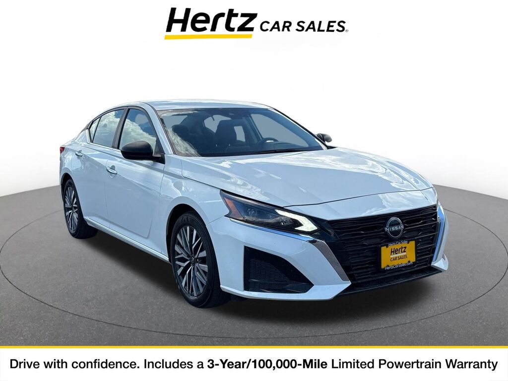 2025 Nissan Altima SV — photo 1 of 11