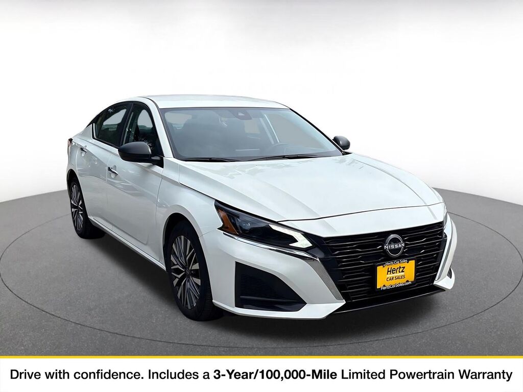 2025 Nissan Altima SV — photo 1 of 11