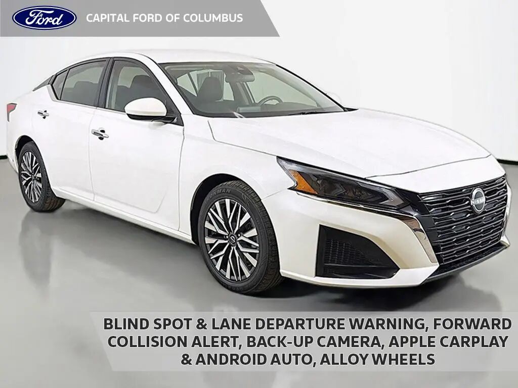 2023 Nissan Altima 2.5 SV — photo 1 of 25