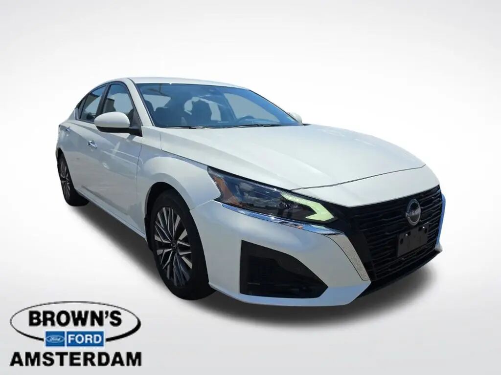 2023 Nissan Altima 2.5 SV — photo 1 of 13