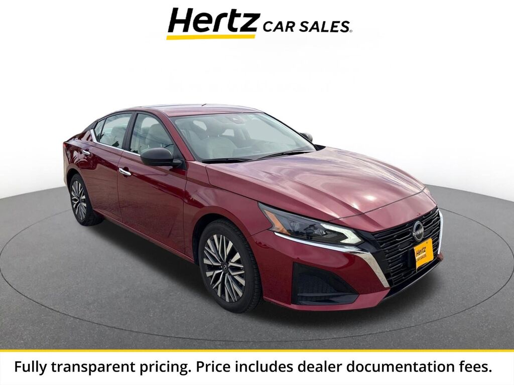 2025 Nissan Altima SV — photo 1 of 13