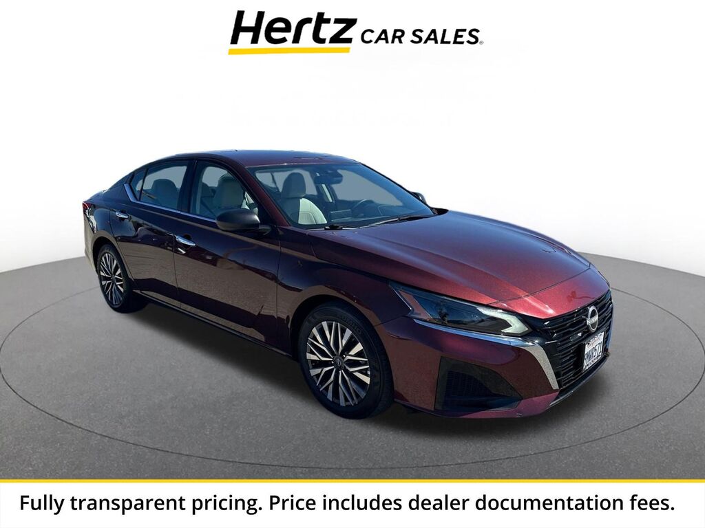 2025 Nissan Altima SV — photo 1 of 13