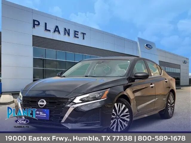 2025 Nissan Altima 2.5 SV — photo 1 of 193