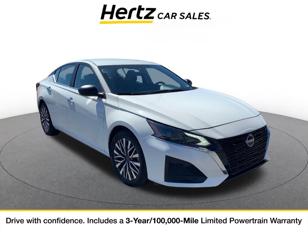 2025 Nissan Altima SV — photo 1 of 11