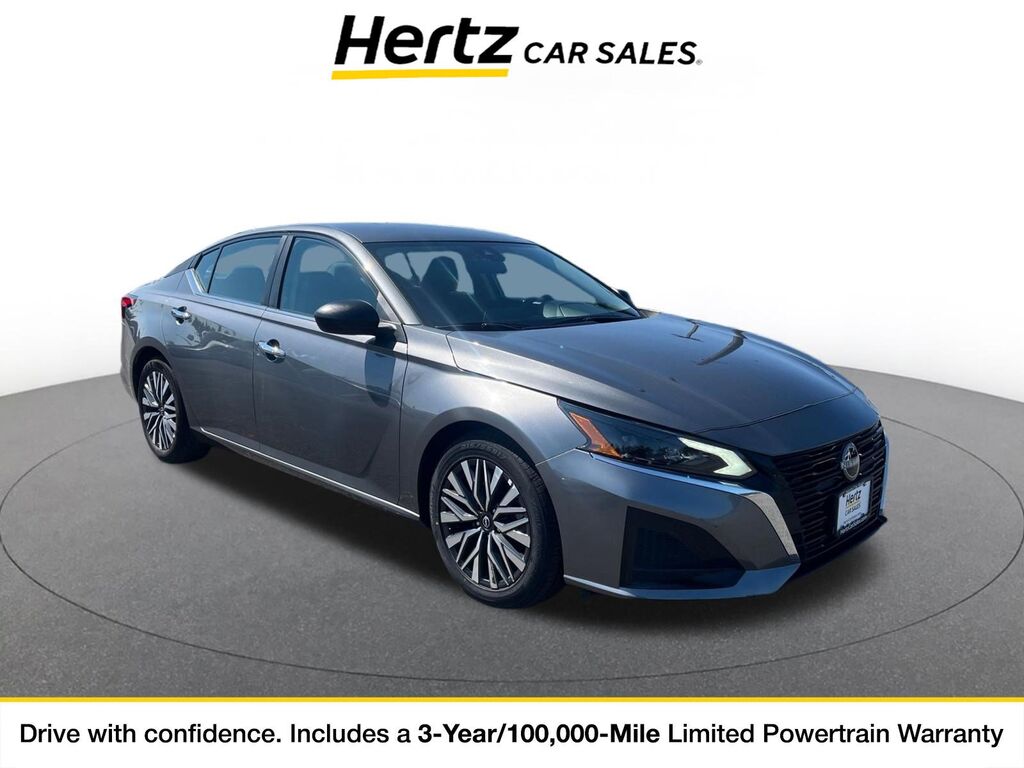 2025 Nissan Altima SV — photo 1 of 11