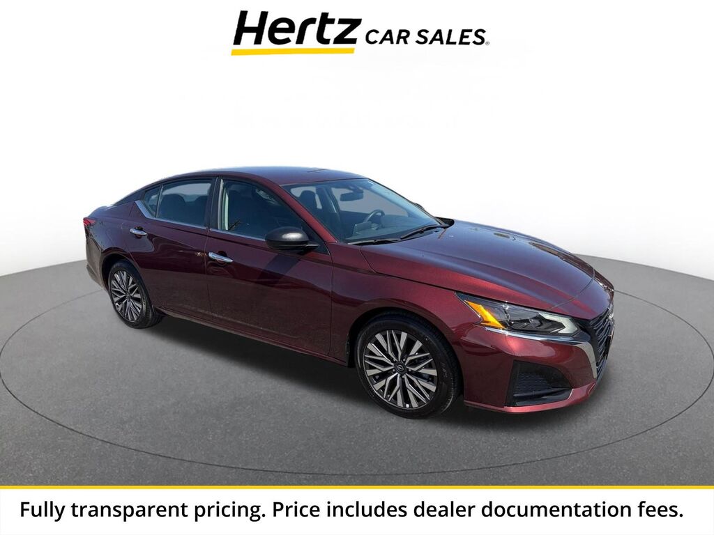 2025 Nissan Altima SV — photo 1 of 13