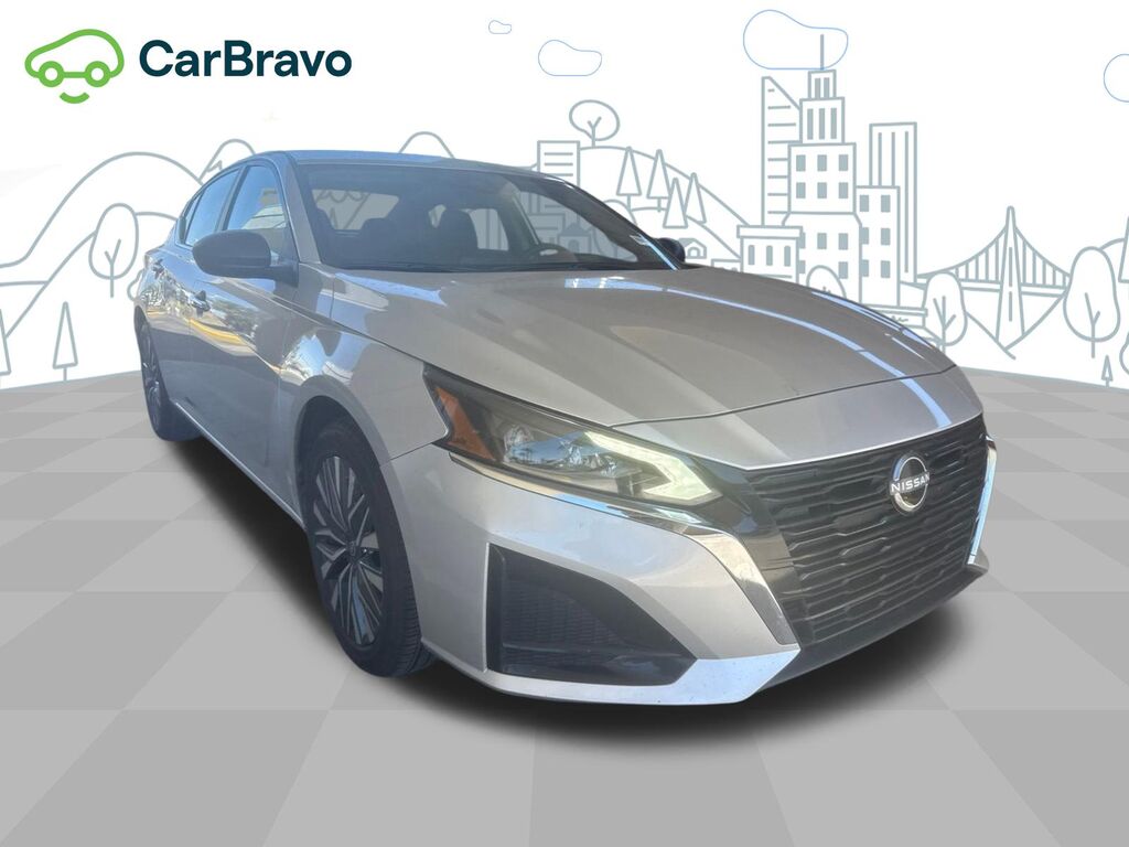 2025 Nissan Altima SV — photo 1 of 6
