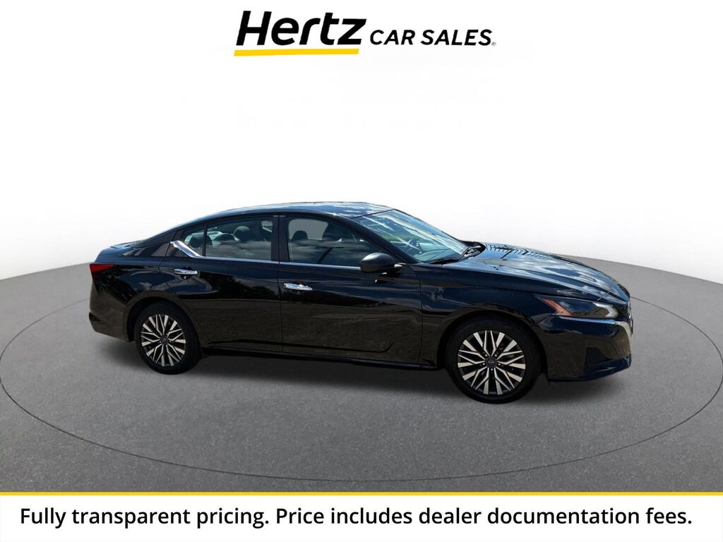 2025 Nissan Altima SV — photo 1 of 22