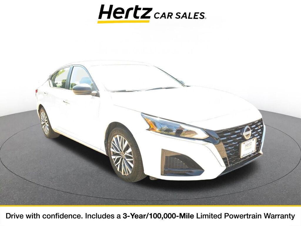 2025 Nissan Altima SV — photo 1 of 11