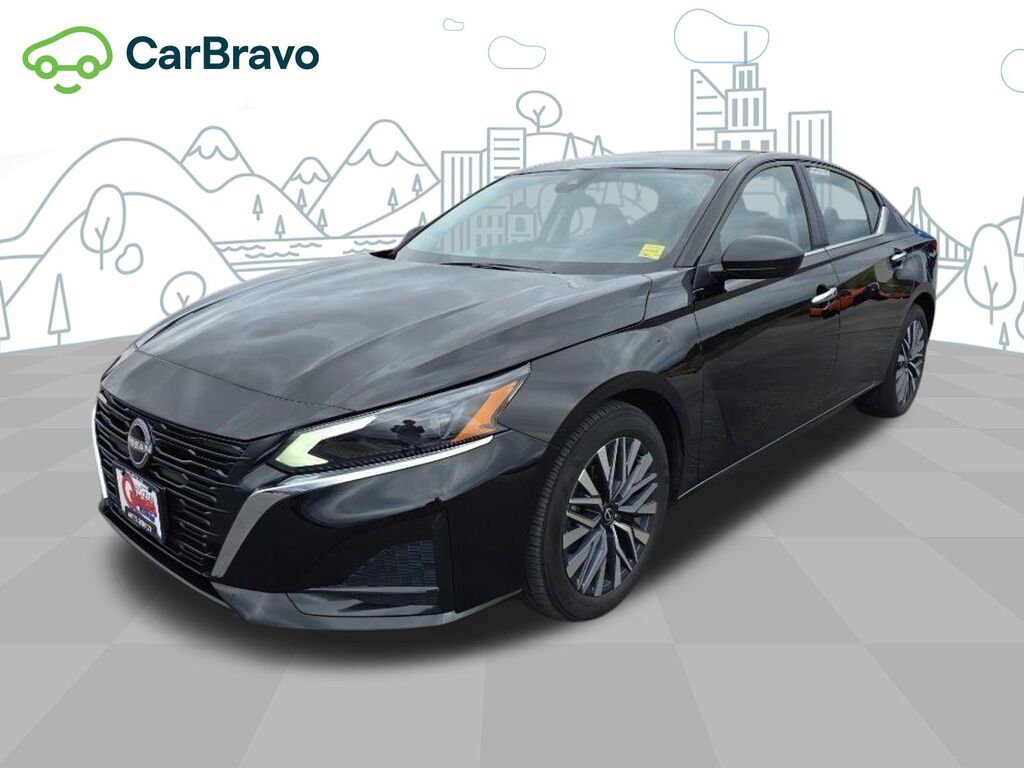 2025 Nissan Altima SV FWD — photo 1 of 6