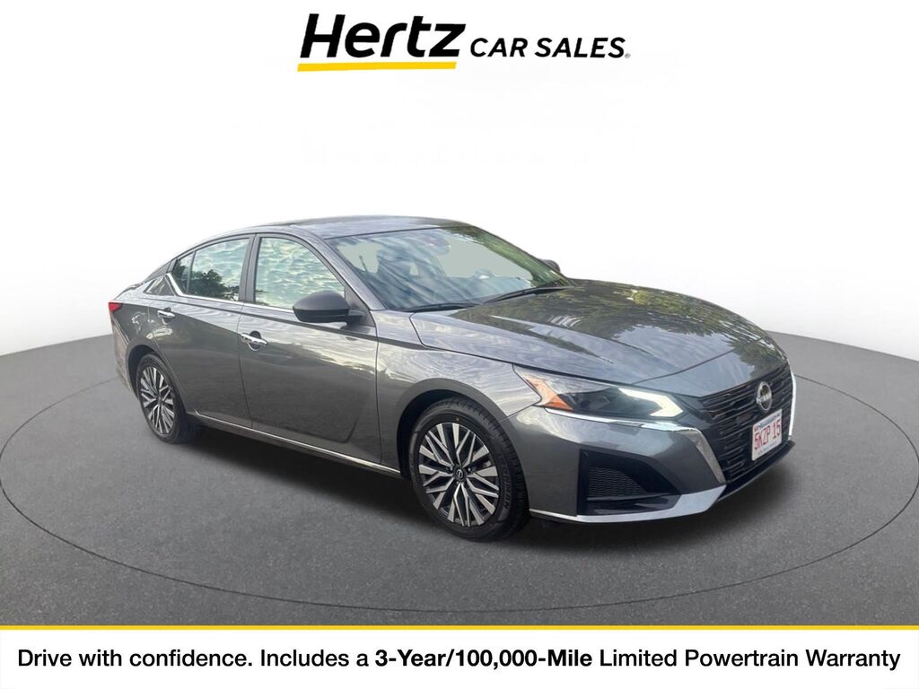 2025 Nissan Altima SV — photo 1 of 11
