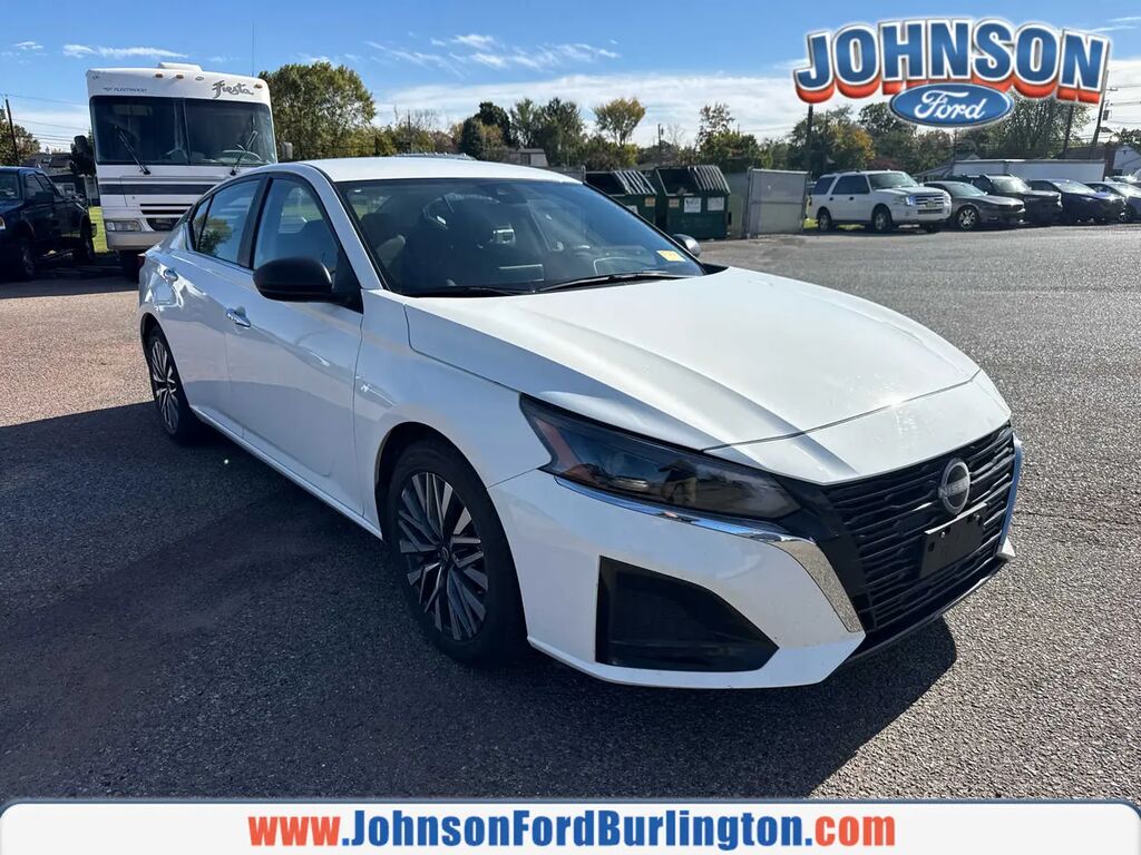 2025 Nissan Altima 2.5 SV — photo 1 of 13