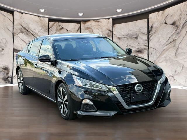 2022 Nissan Altima 2.5 SV — photo 1 of 26