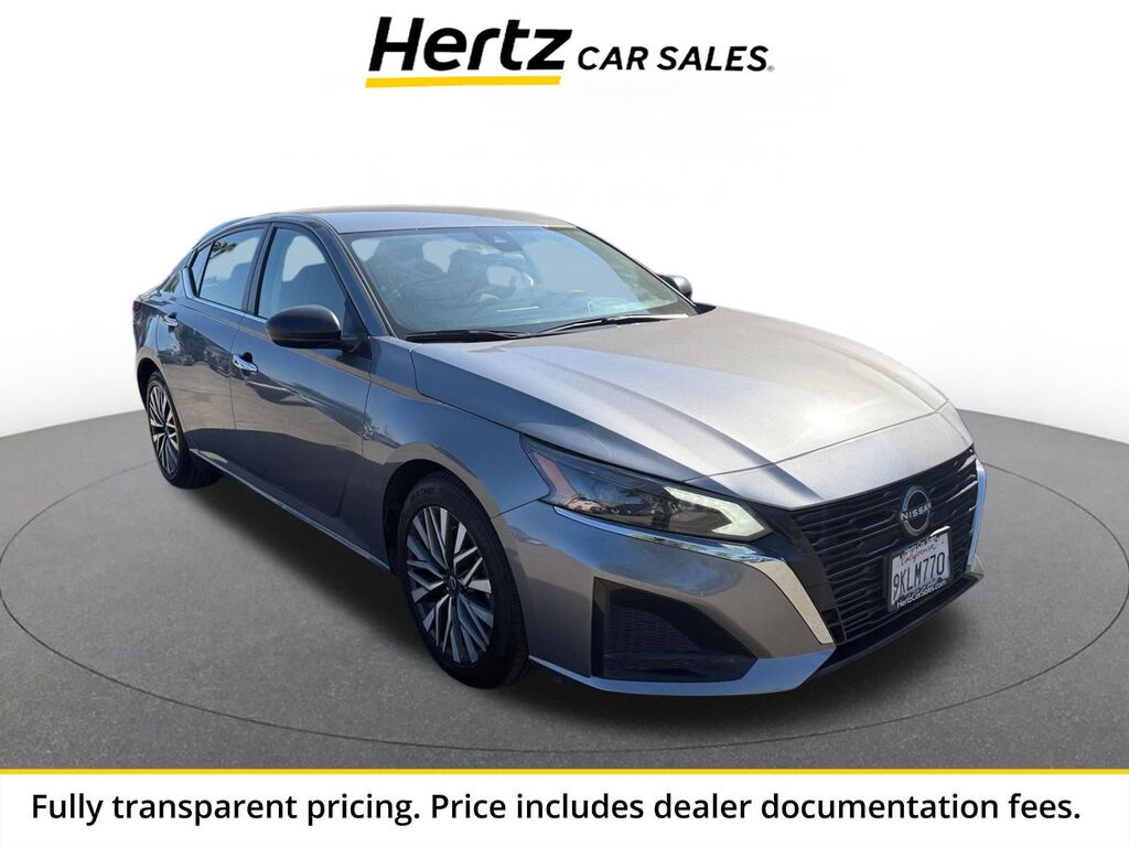 2024 Nissan Altima 2.5 SV — photo 1 of 16