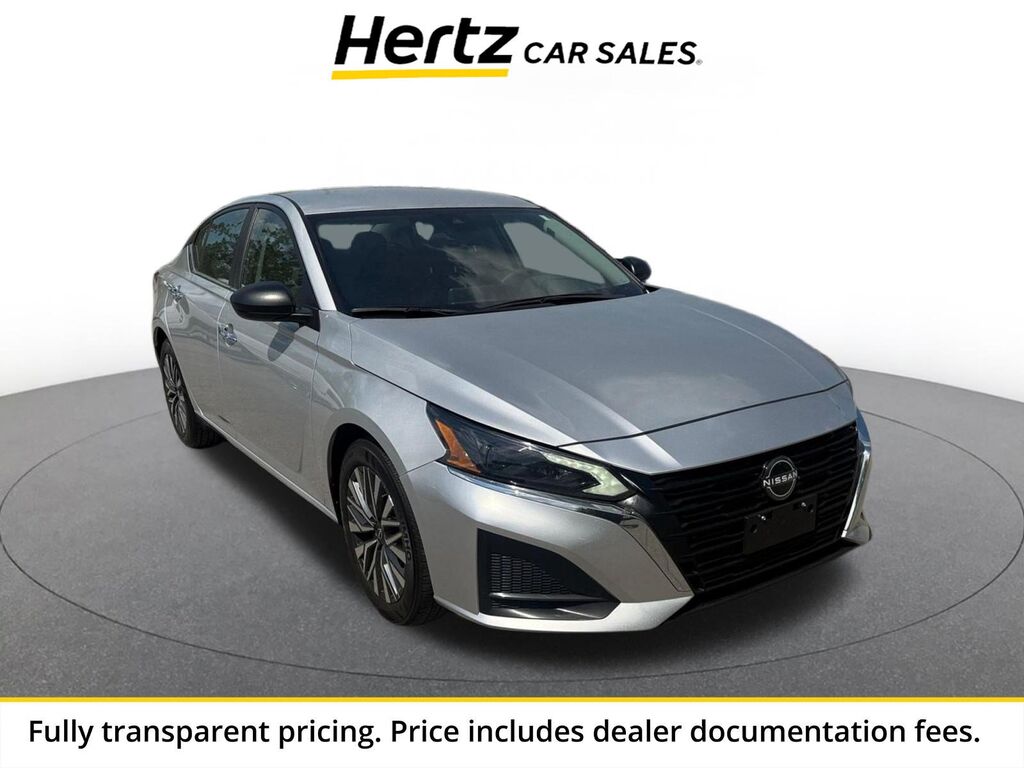 2024 Nissan Altima 2.5 SV — photo 1 of 13